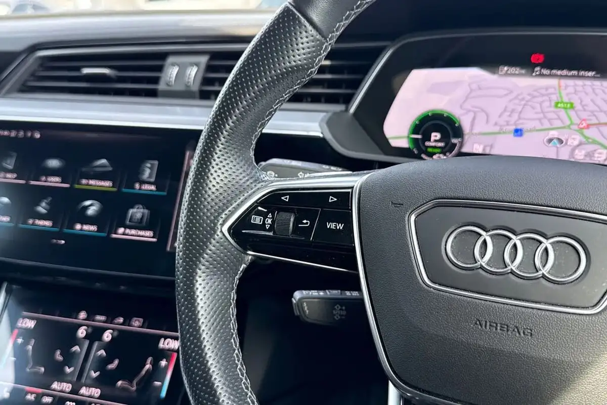 2023-audi-e-tron-55e-black-edition-sportback-big-55