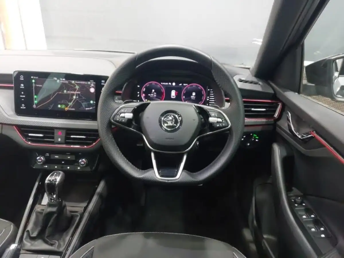2024-skoda-kamiq-10-tsi-monte-carlo-116ps-dsg-big-6