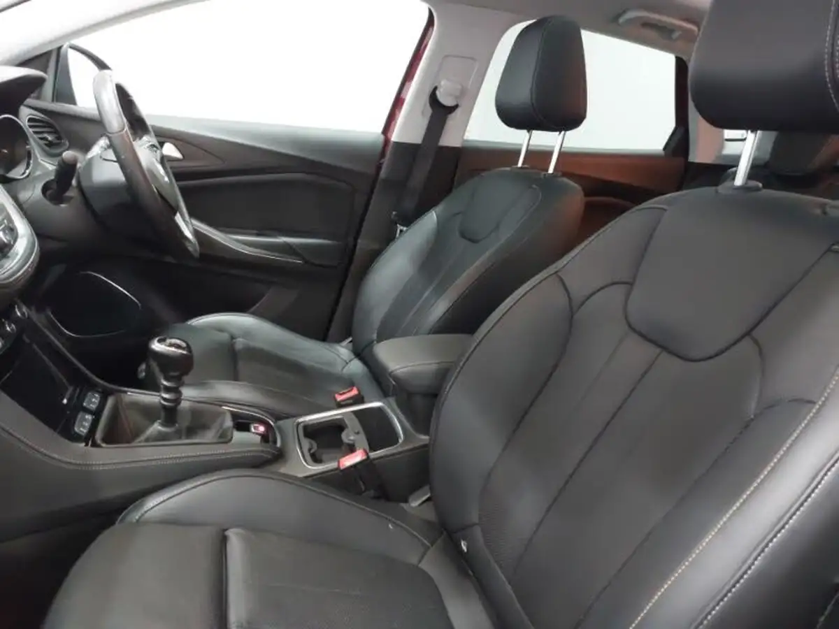 2019-vauxhall-grandland-x-12-elite-nav-ss-big-4