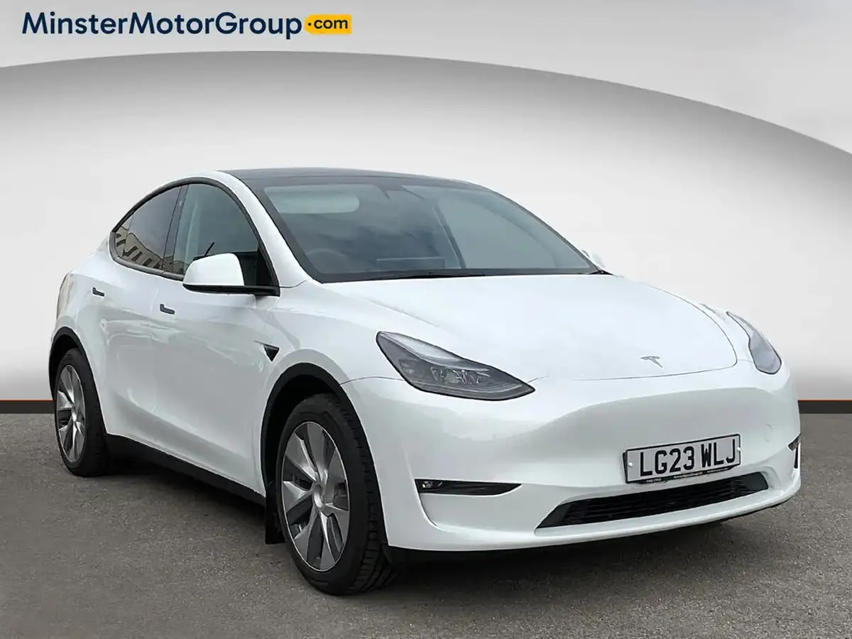 2023-tesla-model-y-e-long-range-big-0