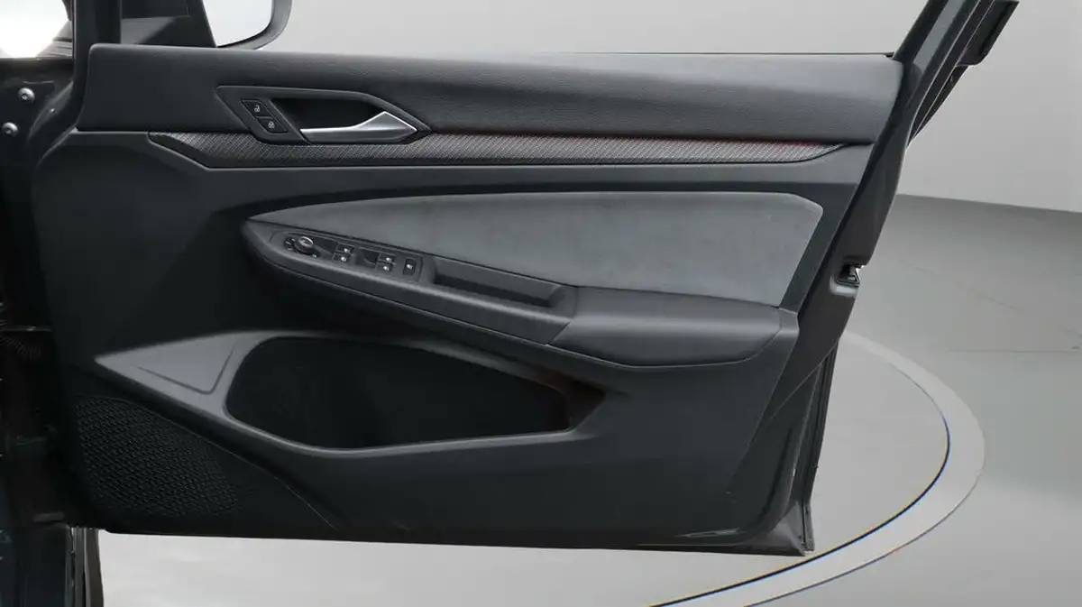2022-volkswagen-golf-15-etsi-r-line-150ps-hatchback-big-15