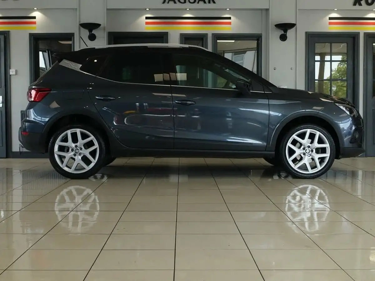 2019-seat-arona-10-tsi-fr-sport-ss-big-1