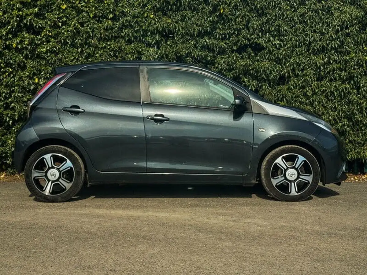 2016-toyota-aygo-10-vvt-i-x-clusiv-5d-big-3