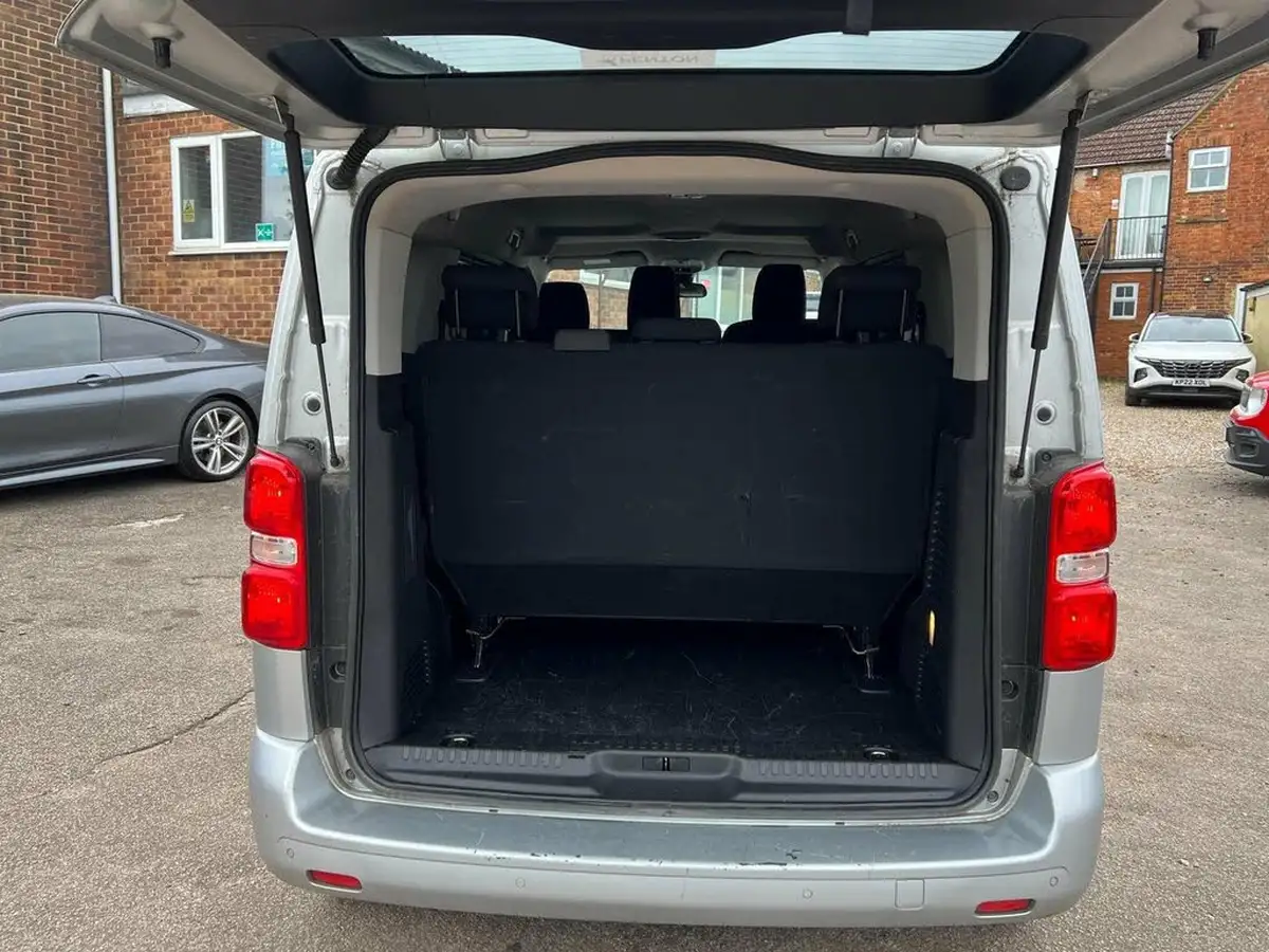 2019-citroen-spacetourer-15bluehdi-business-m-big-27