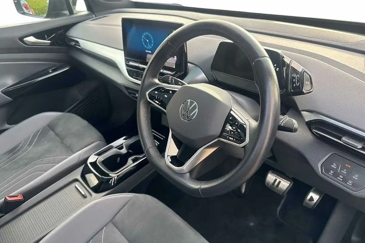 2022-volkswagen-id4-e-family-204ps-performance-big-5
