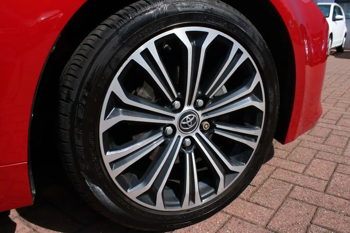 2019-toyota-corolla-18-vvt-i-design-trk-hatchback-5d-big-12