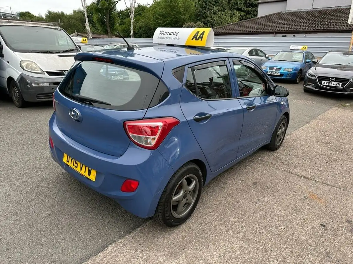 2015-hyundai-i10-10-s-big-2