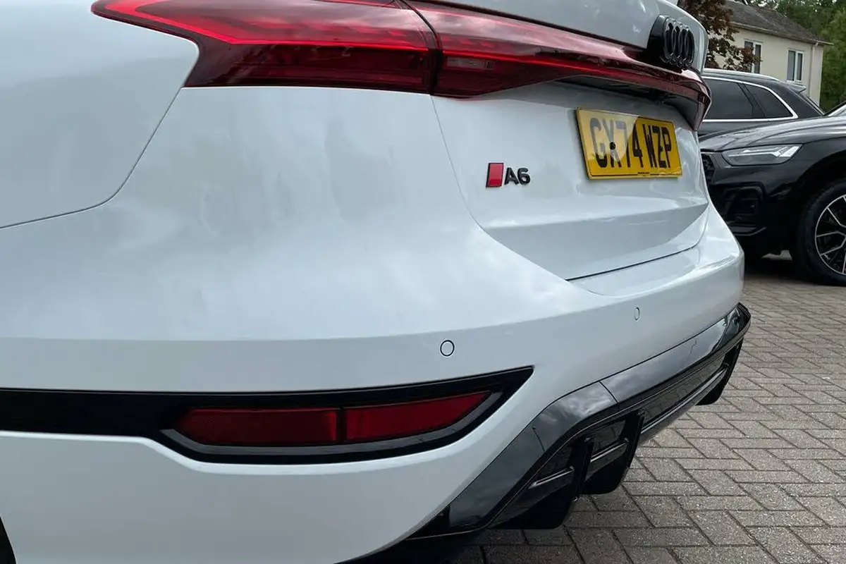 2025-audi-a6-e-tron-e-launch-edition-big-45