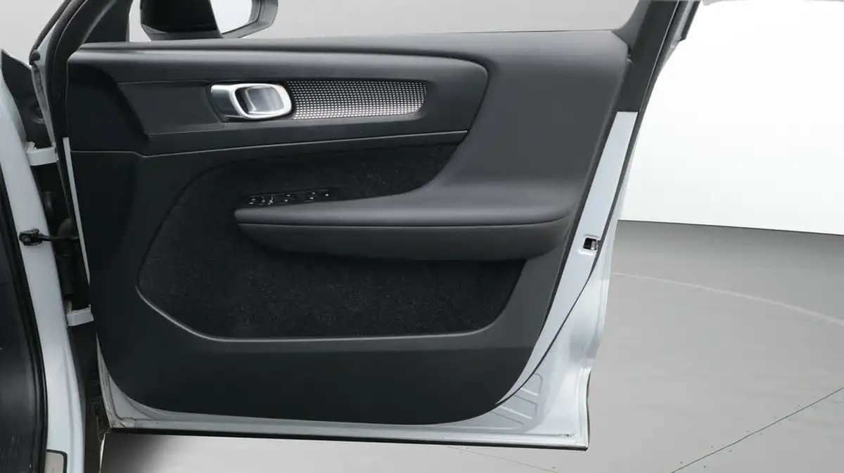 2021-volvo-xc40-15-t3-r-design-161bhp-auto-big-15