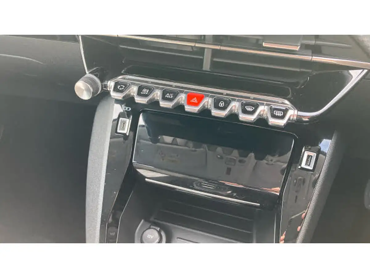 2022-peugeot-208-12-puretech-allure-premium-130bhp-eat8-big-33