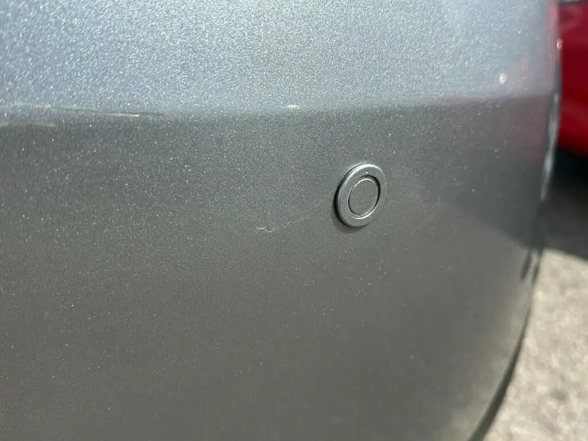 2010-mazda-mazda2-13-tamura-5d-big-26