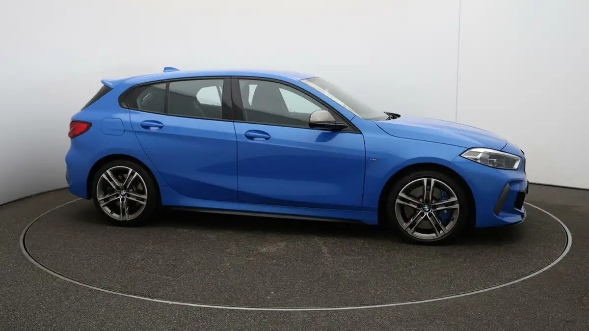 2022-bmw-1-series-20-m135i-xdrive-big-48