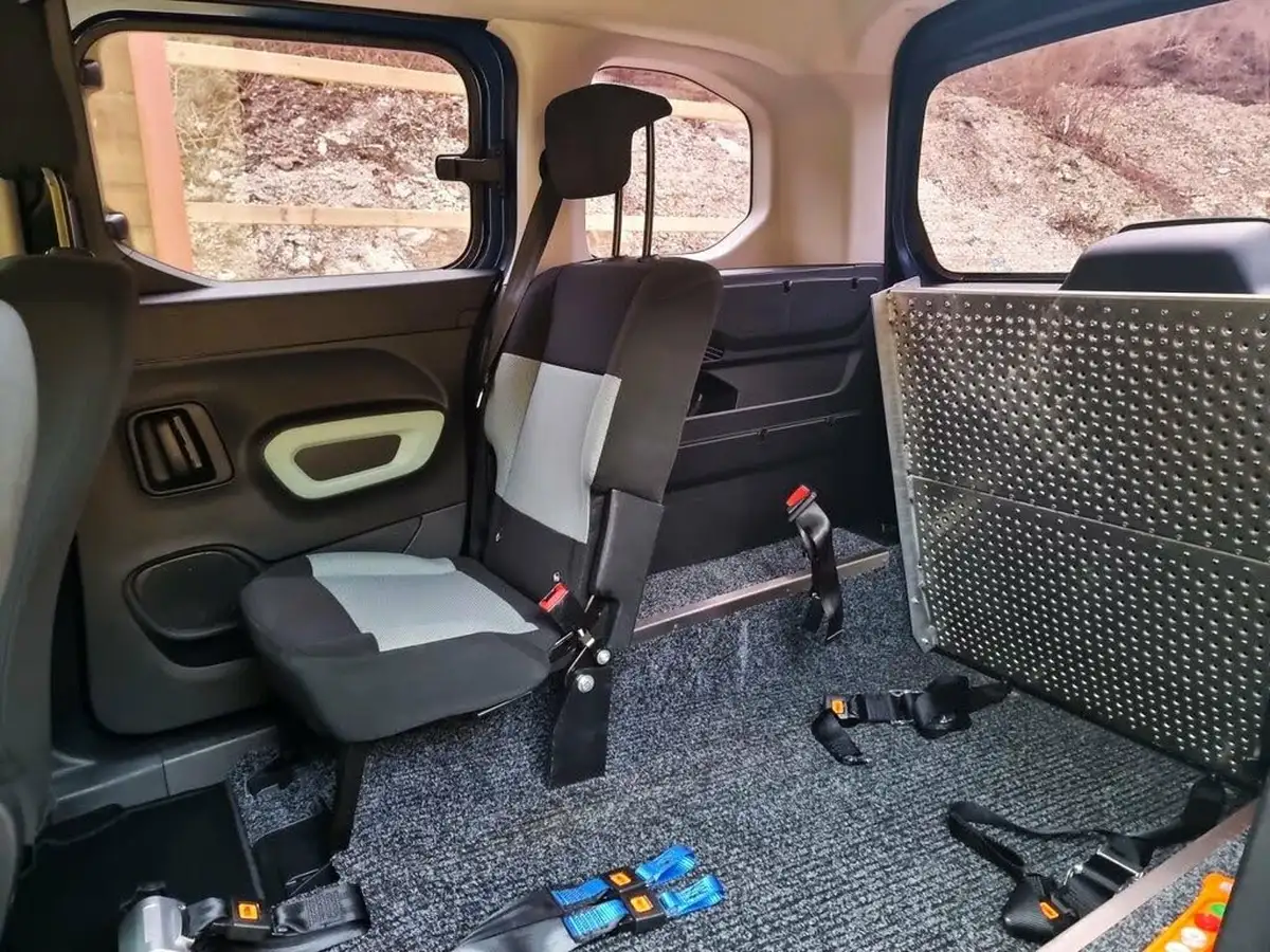 2019-citroen-berlingo-15bluehdi-feel-m-size-130ps-eat8-big-18