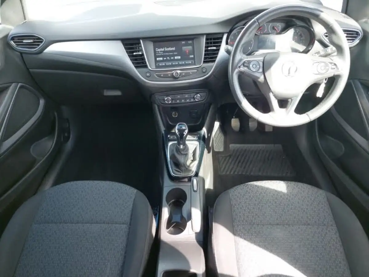 2022-vauxhall-crossland-12i-se-edition-big-2