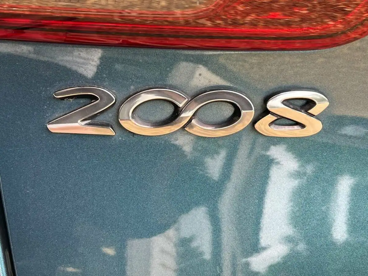 2019-peugeot-2008-suv-12-puretech-active-110bhp-eat6-big-10