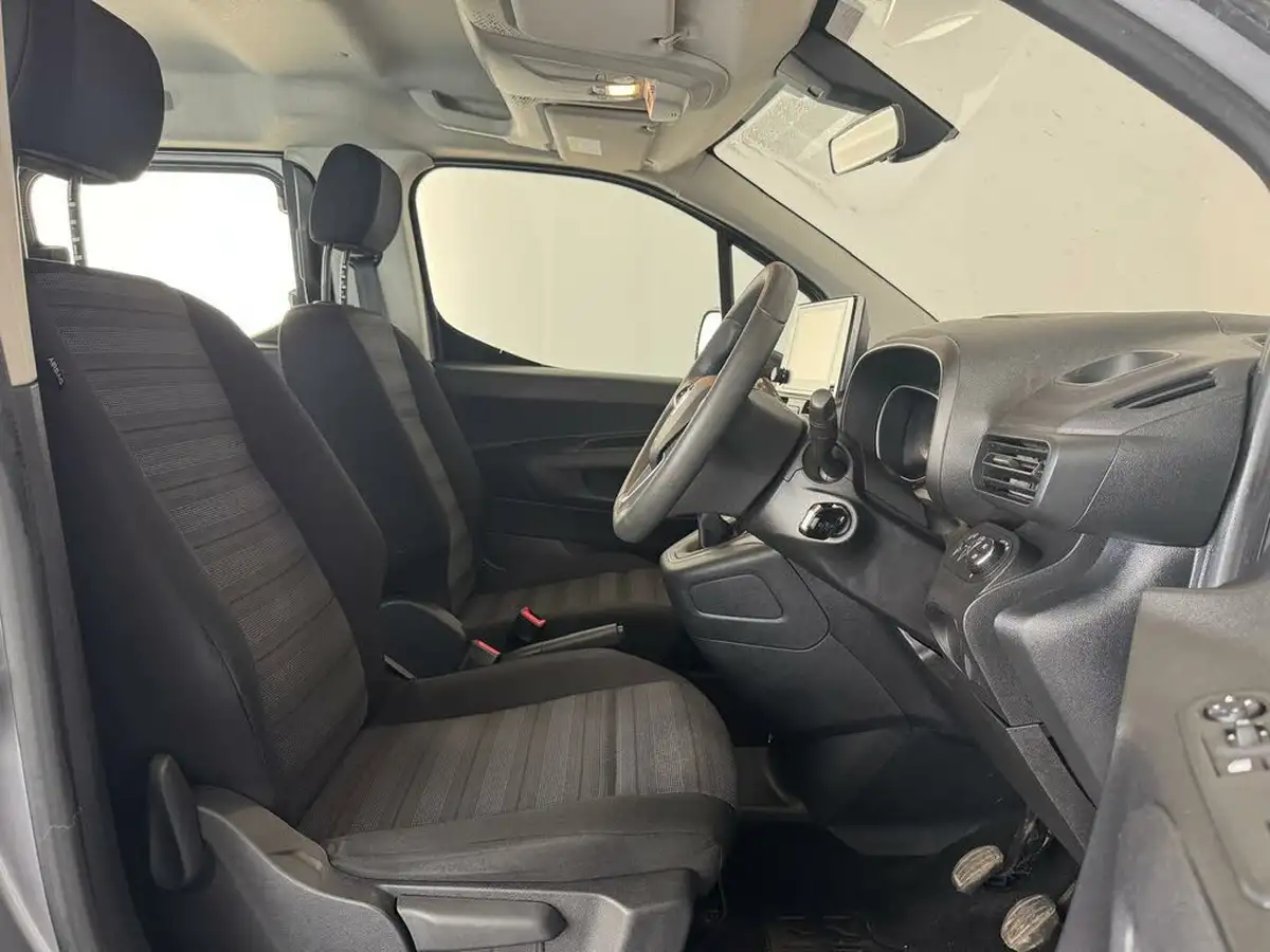 2021-vauxhall-combo-life-12i-edition-big-11