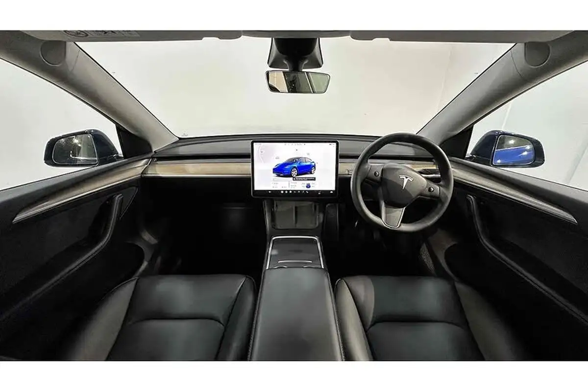2022-tesla-model-y-e-long-range-big-27