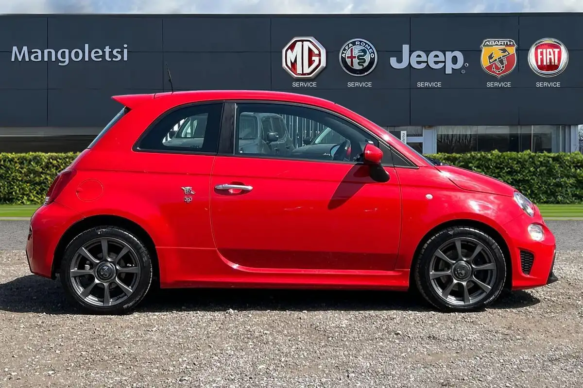 2021-abarth-595-14-tjet-big-3