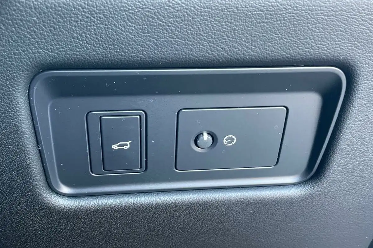 2021-jaguar-f-pace-30-d300-r-dynamic-se-mhev-big-30