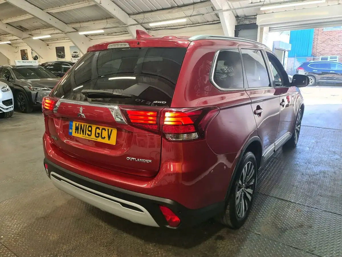 2019-mitsubishi-outlander-20-juro-7st-big-5