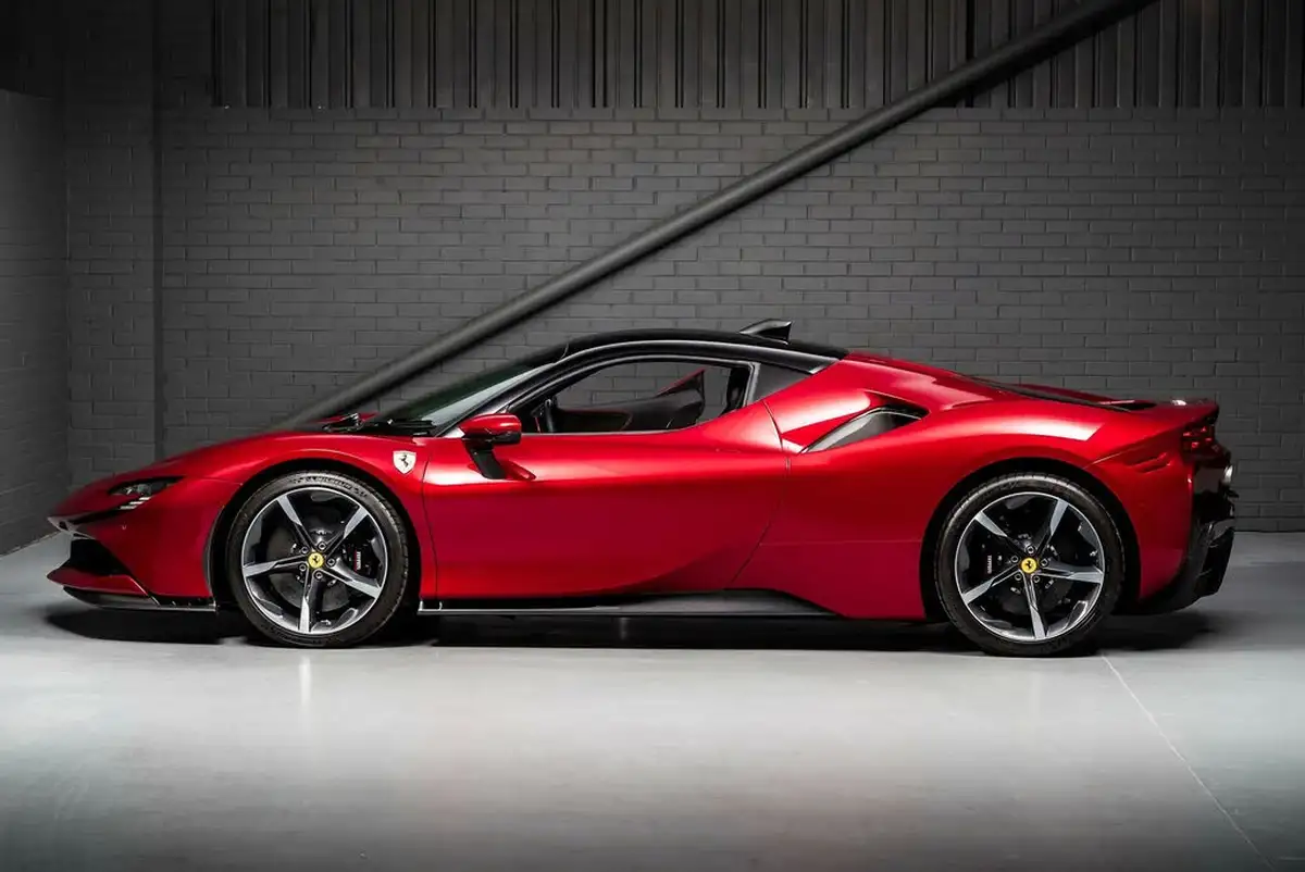 2021-ferrari-sf90-stradale-big-11