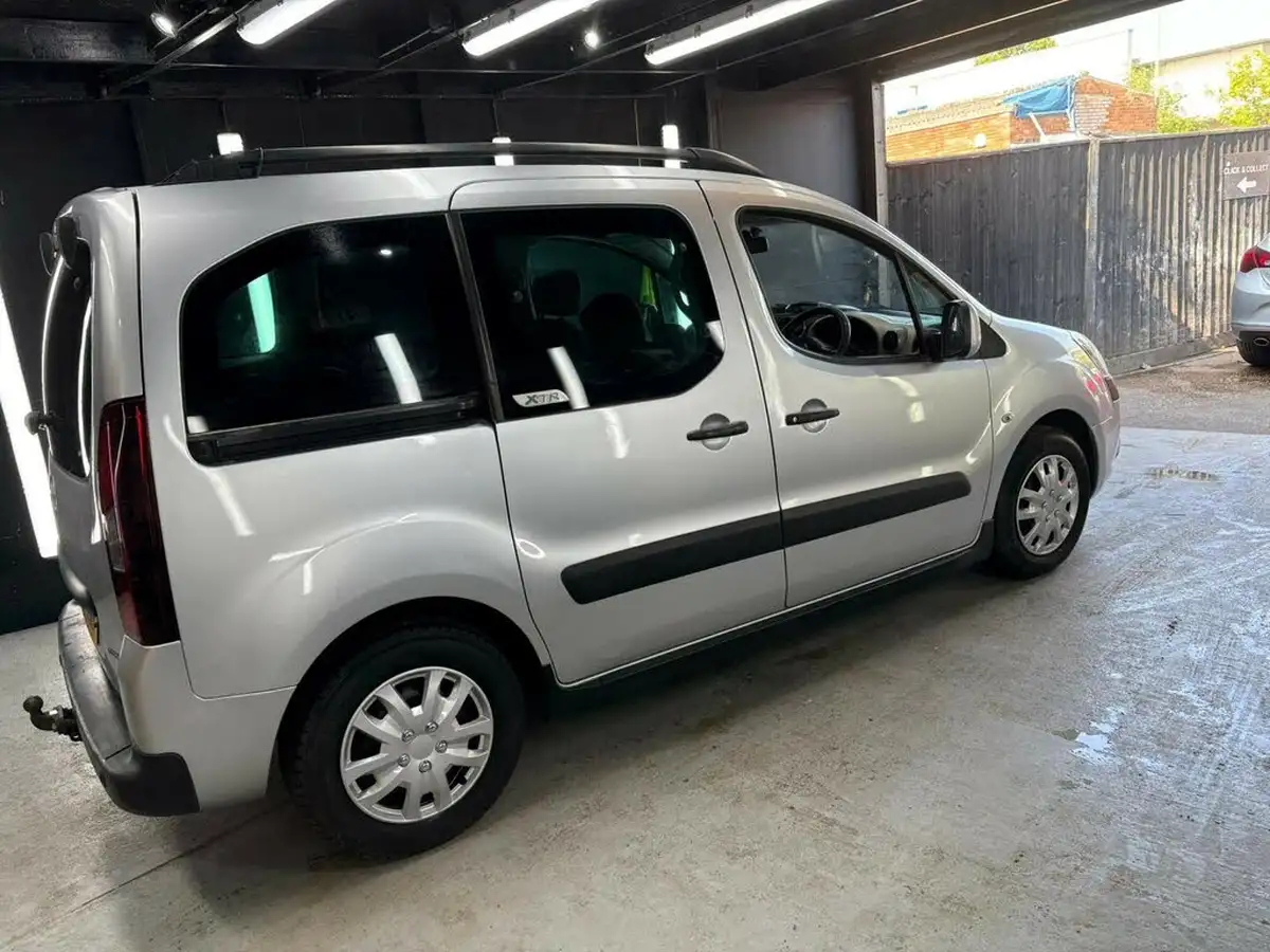 2014-citroen-berlingo-16hdi-xtr-90ps-airdream-egs6-big-3