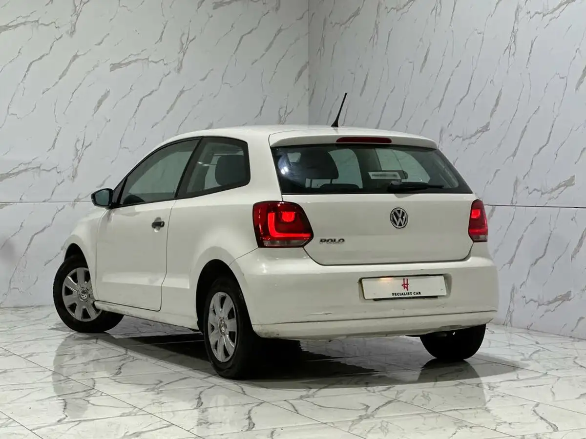 2011-volkswagen-polo-12-s-3d-big-14