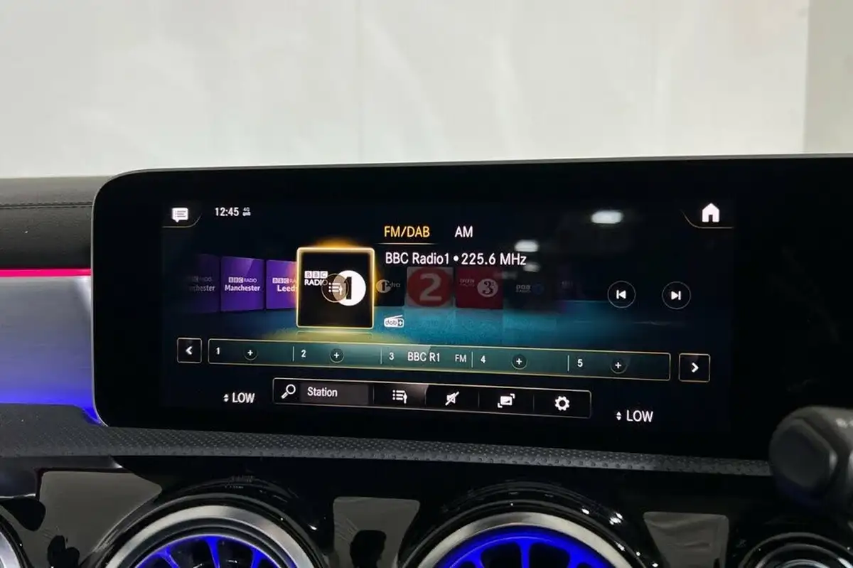 2020-mercedes-benz-cla-20d-cla-220d-amg-line-premium-plus-coupe-4d-big-18