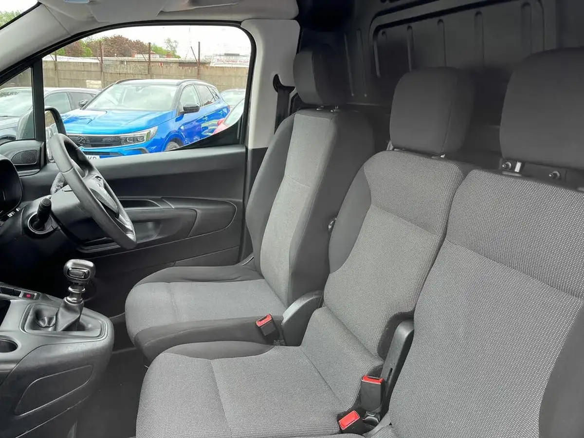 2021-vauxhall-combo-15cdti-sportive-2300-130pseu6d-t-4x4-l1h1-panel-big-9