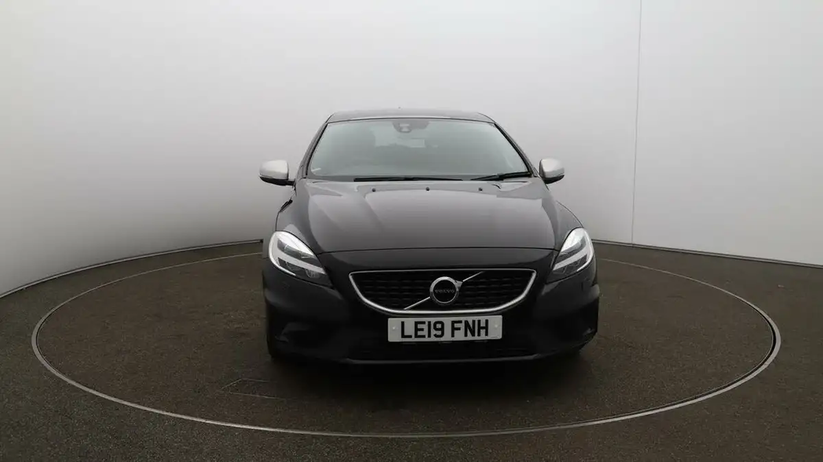 2019-volvo-v40-20td-d3-r-design-nav-plus-geartronic-big-2