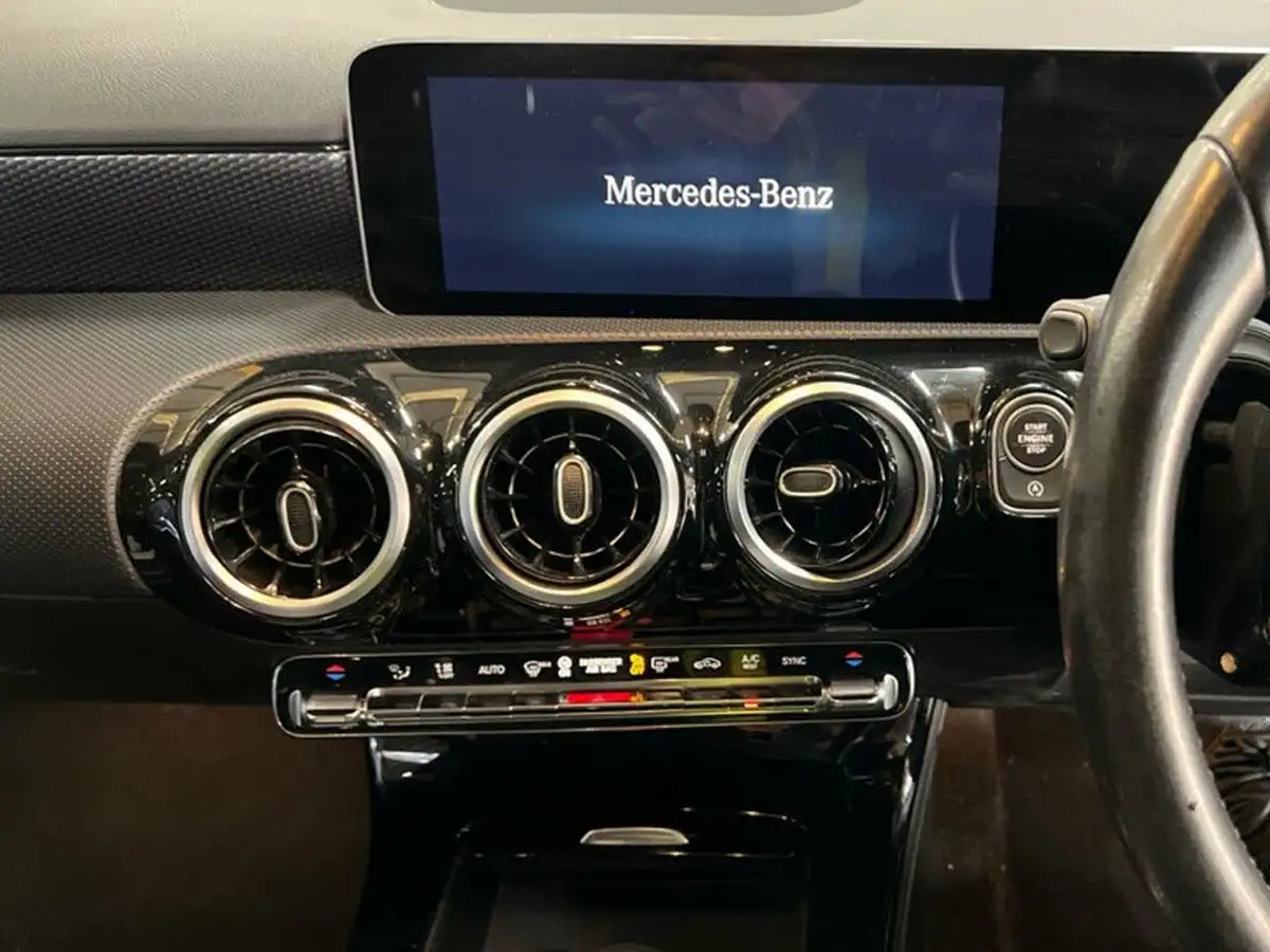 2018-mercedes-benz-a-class-15d-a180d-sport-116ps-executivess-hatchback-5d-7g-dct-big-4