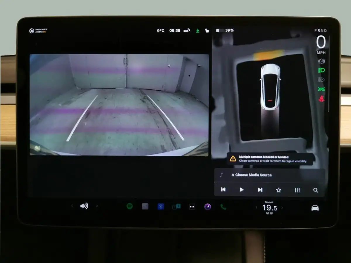 2023-tesla-model-y-e-rwd-big-6
