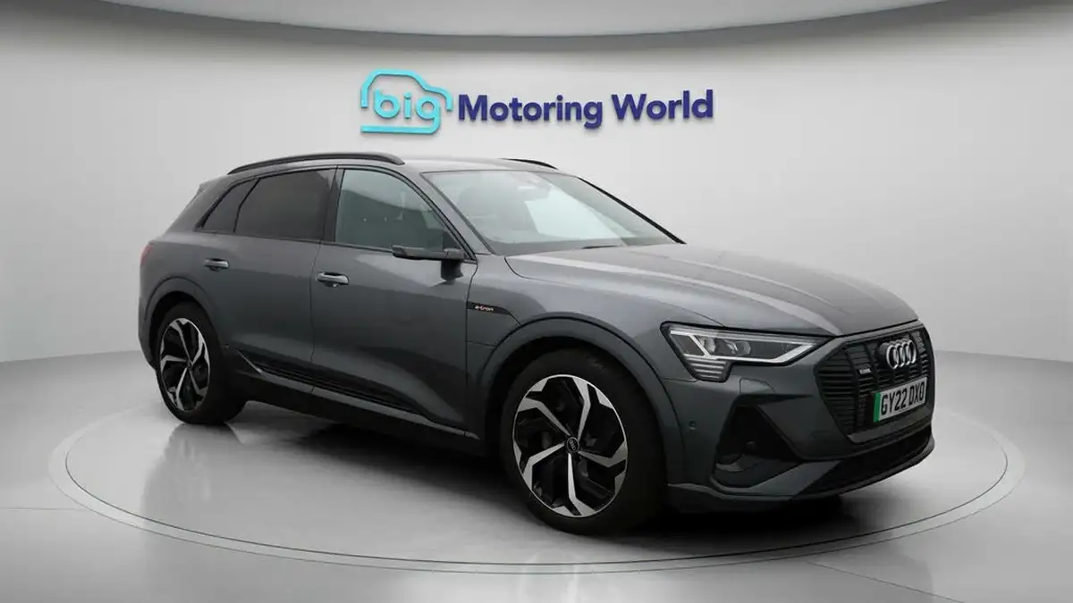 2022-audi-e-tron-50e-black-edition-station-wagon-big-1
