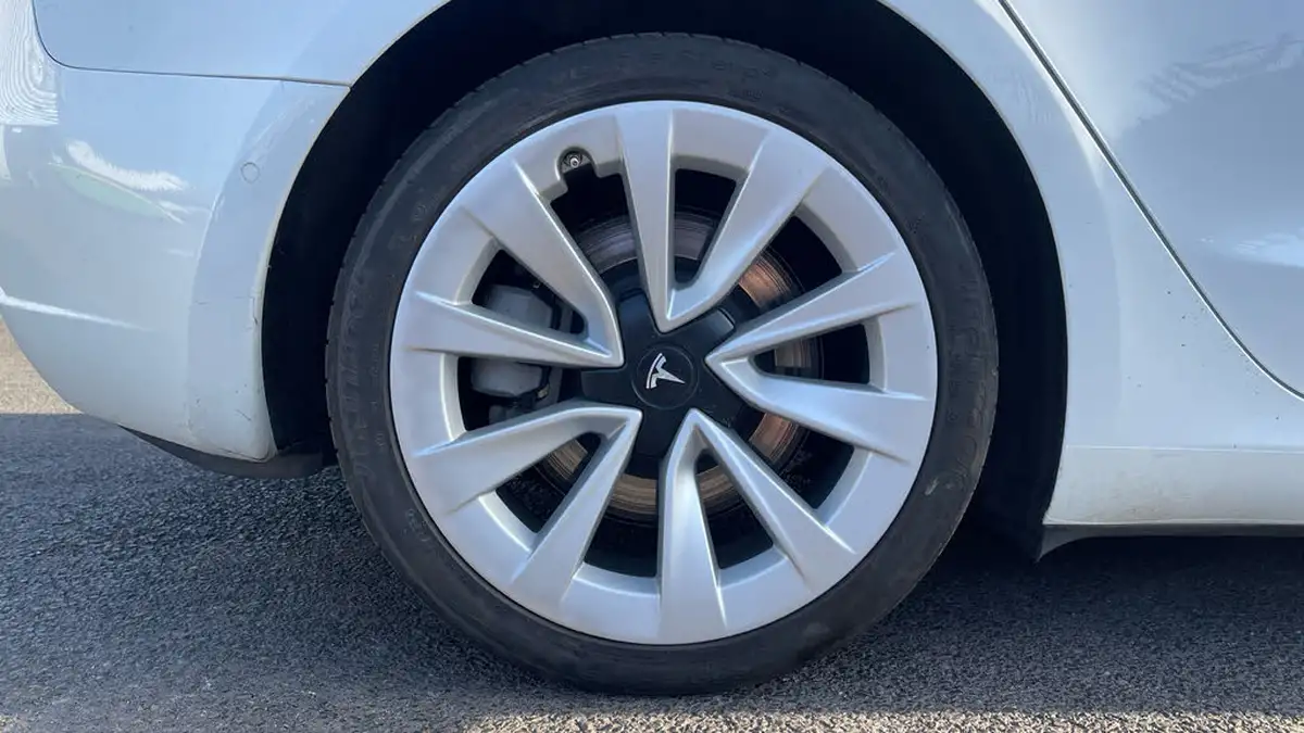 2021-tesla-model-3-e-long-range-awd-big-18