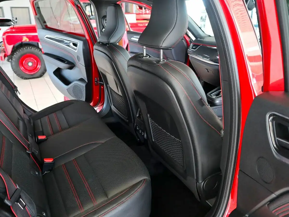2022-renault-arkana-13-tce-rs-line-big-17