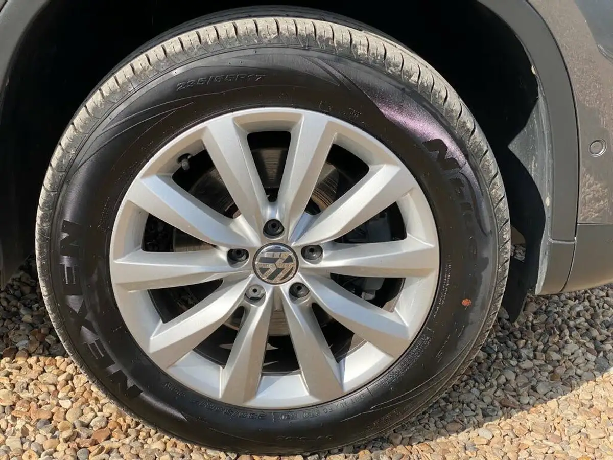 2015-volkswagen-tiguan-20tdi-match-150ps-4wd-bmt-big-16