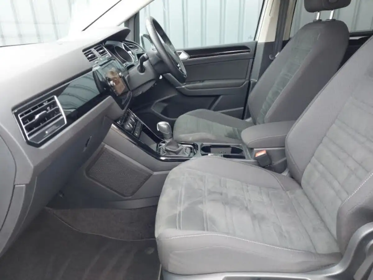 2020-volkswagen-touran-15-tsi-sel-dsg-big-4