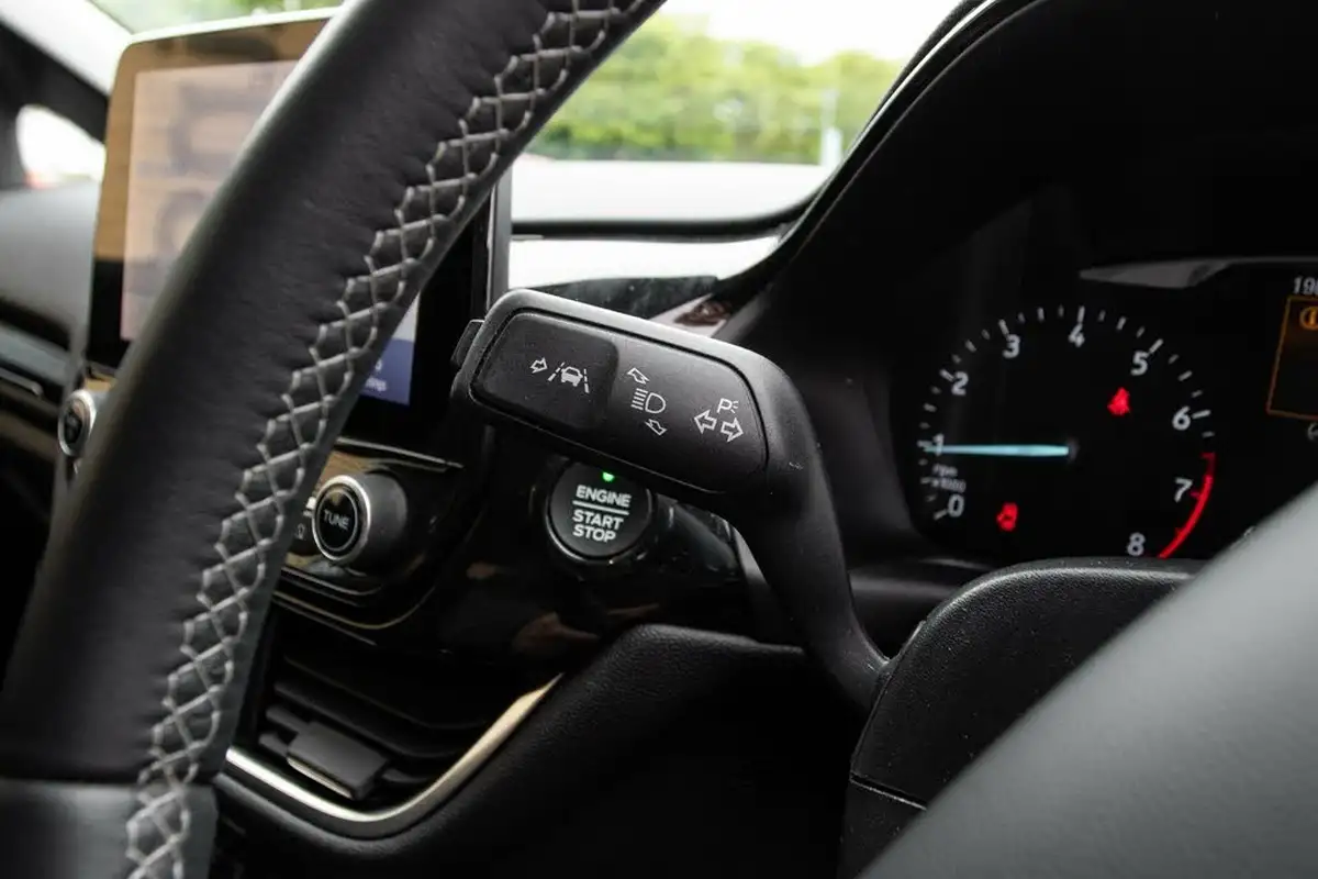 2019-ford-fiesta-10t-titanium-125ps-5d-big-16
