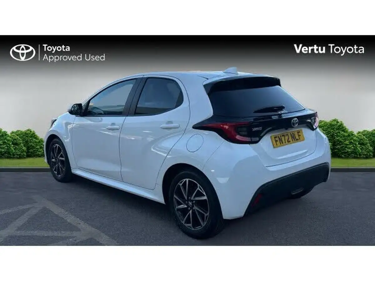2022-toyota-yaris-15-vvt-i-design-big-3