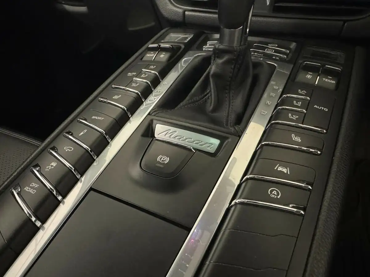 2018-porsche-macan-big-32