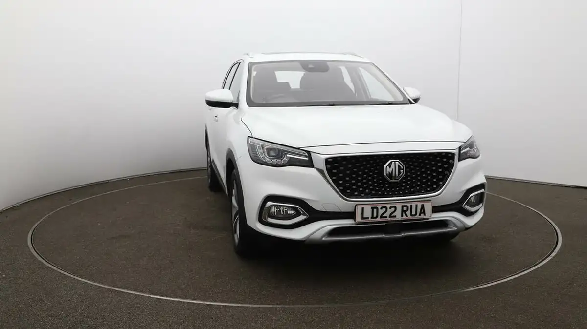 2022-mg-hs-15t-gdi-exclusive-162ps-big-41