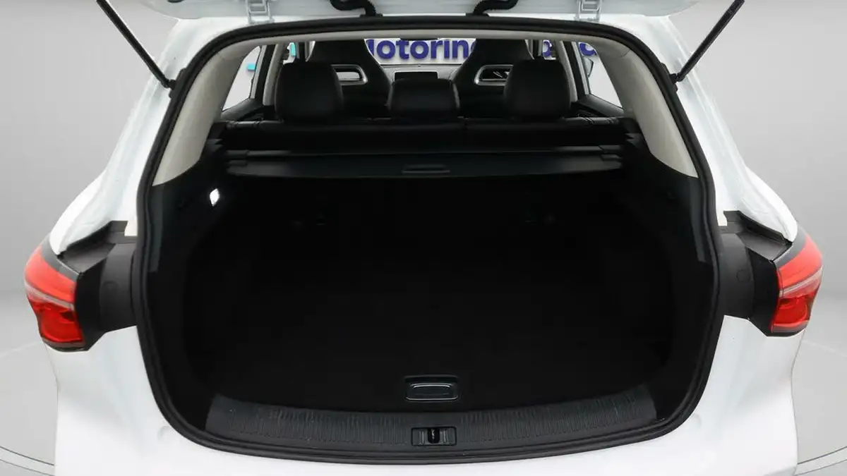 2022-mg-hs-15t-gdi-exclusive-162ps-big-17