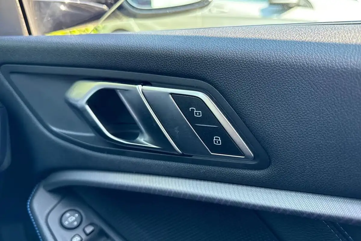 2022-bmw-2-series-15-218i-sport-lcp-coupe-4d-dct-big-42