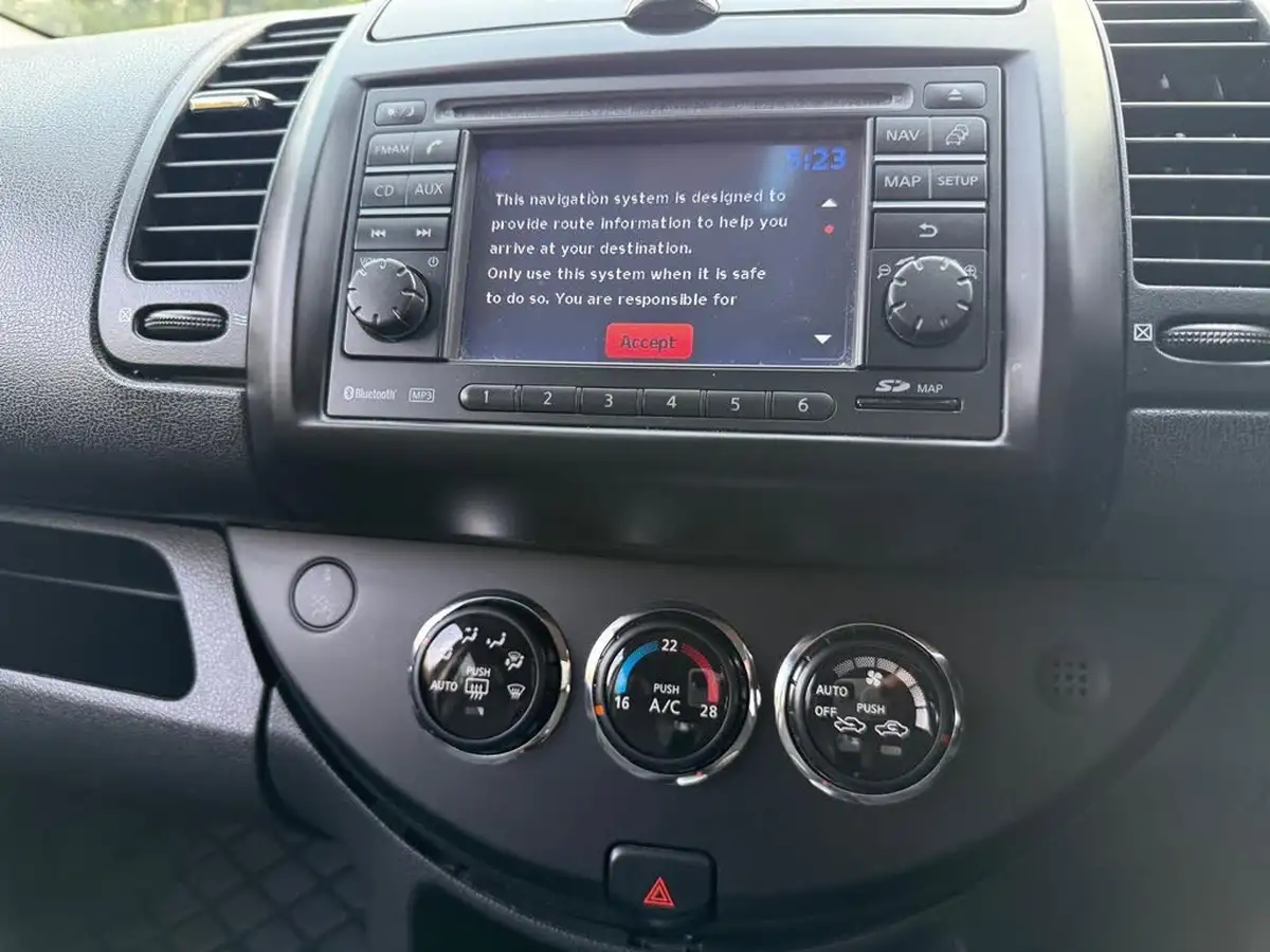 2011-nissan-note-16-tekna-auto-big-22