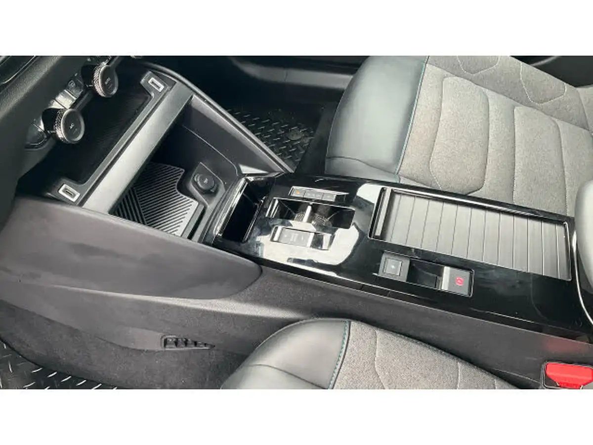 2022-citroen-c4-e-shine-big-12