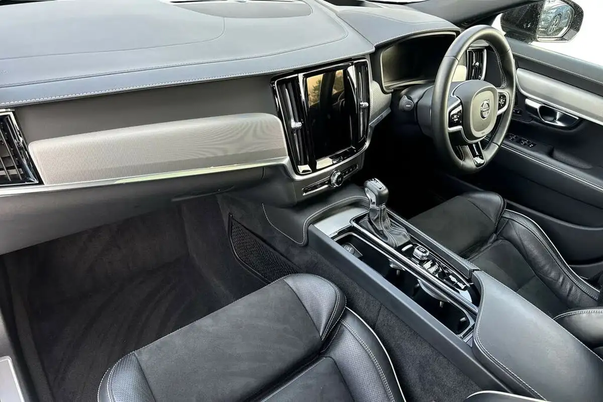 2019-volvo-v90-20td-d5-r-design-plus-big-1