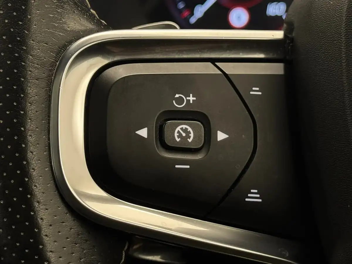 2018-volvo-xc40-20td-d4-first-edition-big-22
