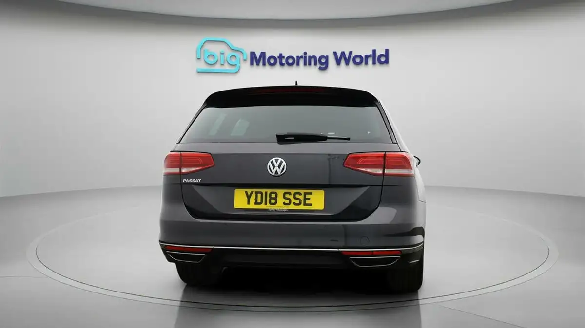 2018-volkswagen-passat-20tdi-r-line-150ps-ss-estate-5d-dsg-big-5