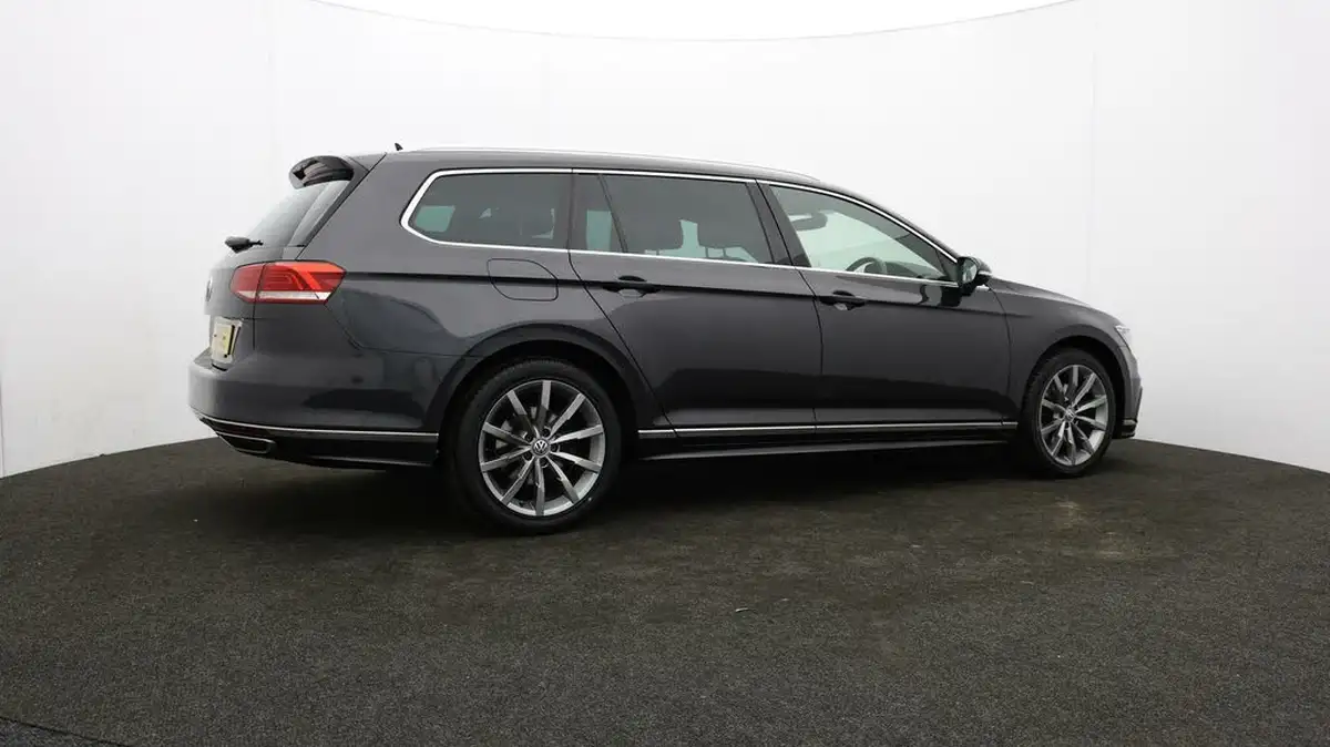 2018-volkswagen-passat-20tdi-r-line-150ps-ss-estate-5d-dsg-big-33