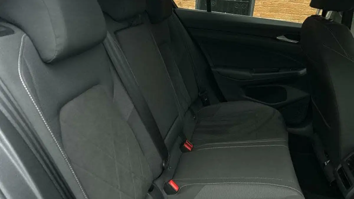 2023-volkswagen-golf-15-tsi-style-edition-150ps-big-21